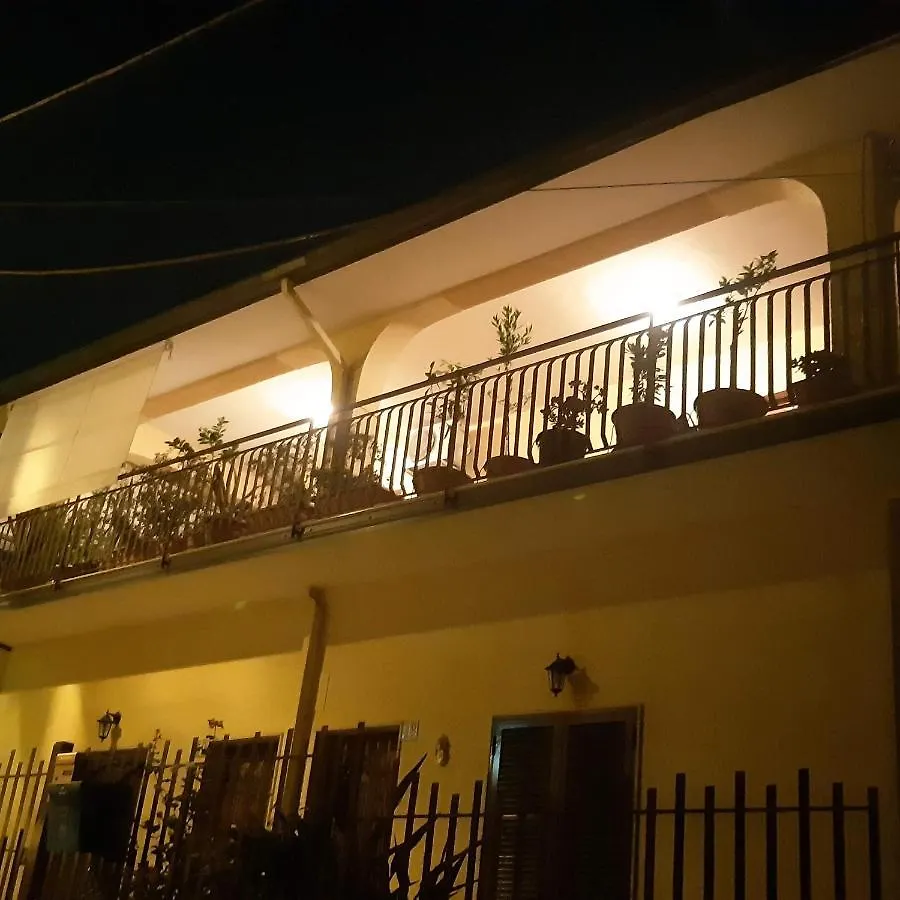 B&B Cesare'S Guests Aci Trezza